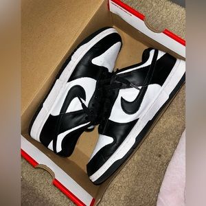 MEN’S NIKE PANDA DUNKS